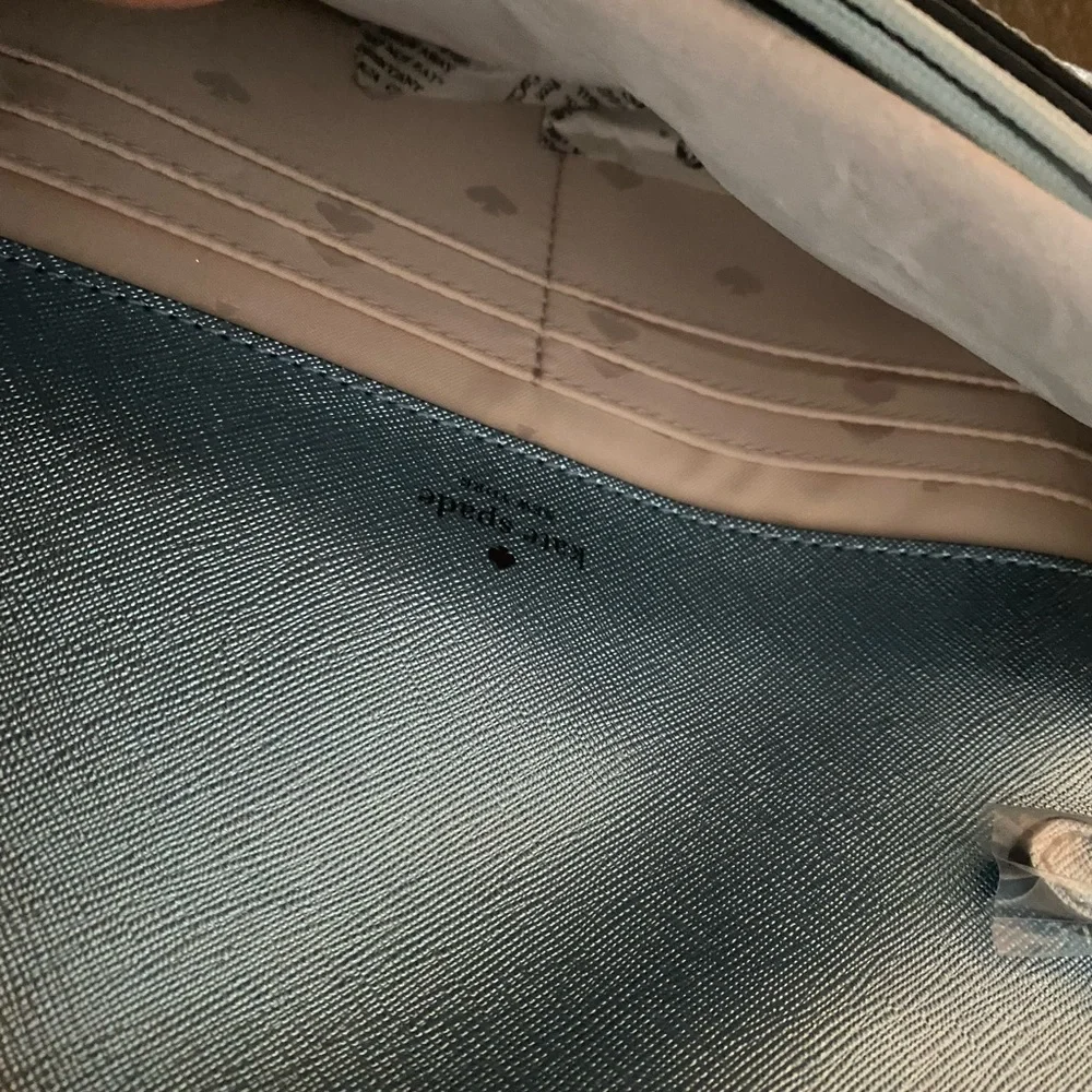 NEW AUTHENTIC Kate Spade flap crossbody bag.